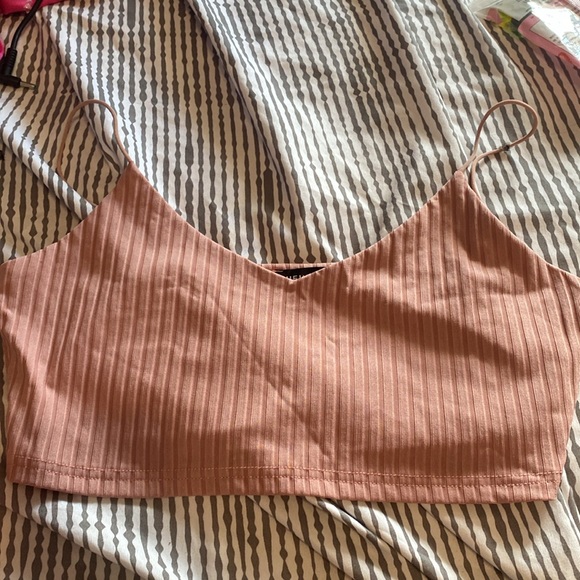 Clothes - Picture 14 of 16